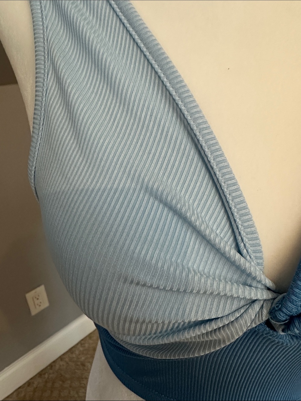 Twist Front Colorblock Ribbed Crop Tank - Blue - Picture 2 of 4